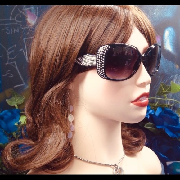 Women’s Bling Fashion Sunglasses NWT - Picture 1 of 3